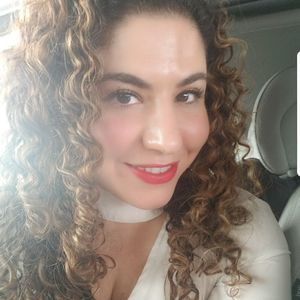 Meet your Posher, Isela